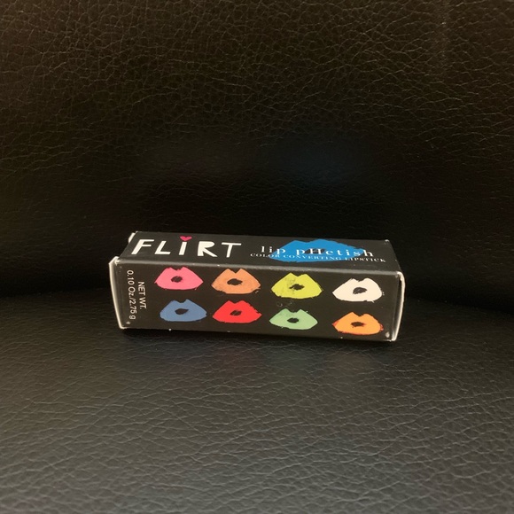 Flirt Lip pHetish High pHever Color Lipstick - Picture 3 of 4